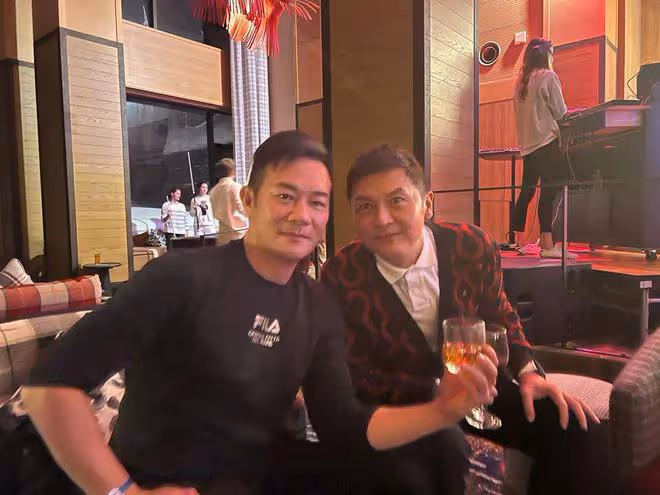 關禮傑張兆輝結伴到日本慶生!喝到臉紅太盡興,相識超40年感情好