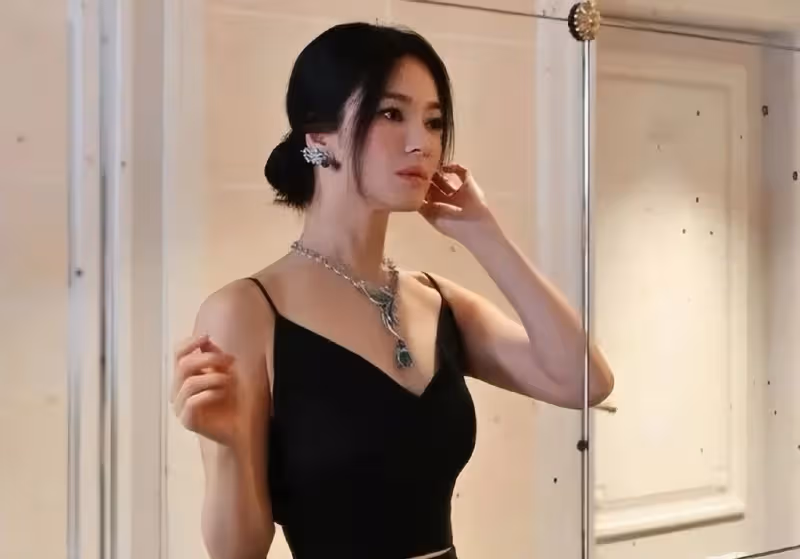 宋慧喬成韓國片酬最高女演員,曾主動提離婚?宋仲基火速二婚