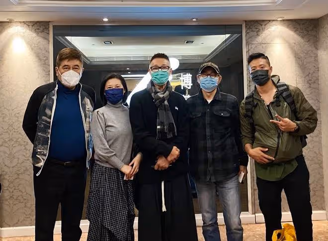 午馬癌逝9周年!元華洪金寶小兒子等齊聚一堂悼念,其遺孀罕露面