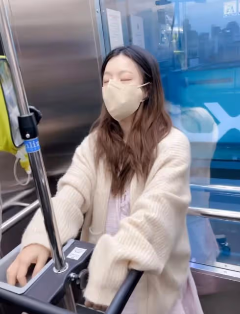 32歲歌手Ben李恩英生女，自曝選擇剖腹產原因：害怕機能障礙風險