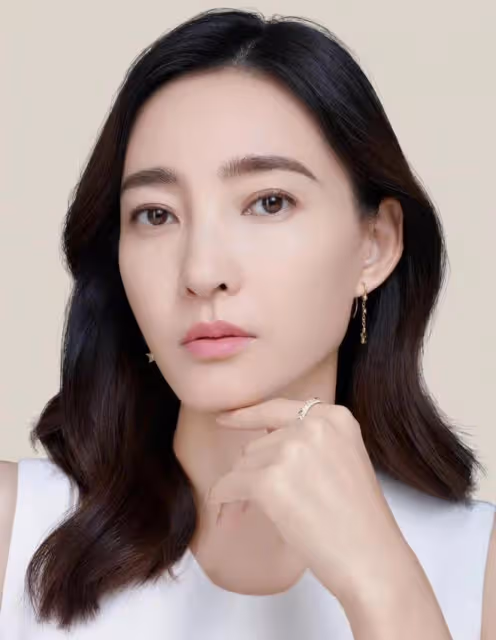 曝W女星老公詐騙金額超10億，官宣或賠巨款，男方送千萬車房討好