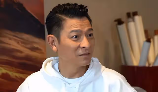 劉德華調侃吳京:會不會加兒子班級家長群?謝楠的反應讓人笑翻