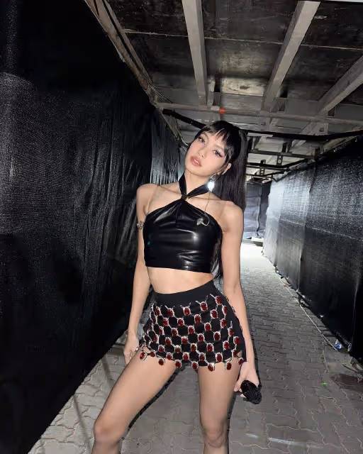 BLACKPINK Lisa購買75億韓元住宅,手中信用卡引韓國網友關注