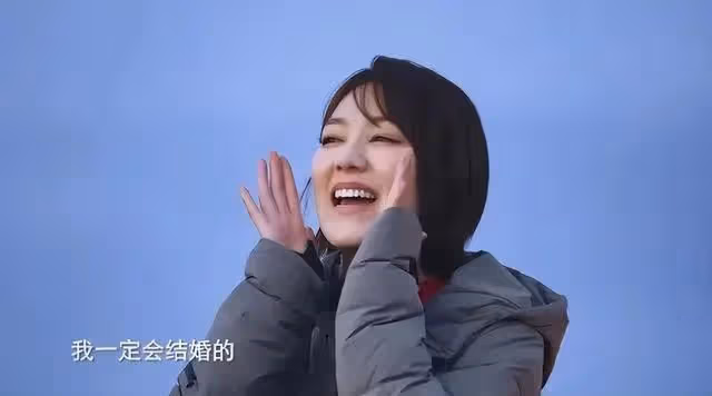 央視主持王冠:跟曹可凡傳緋聞,被母親催婚13年,39歲依然未婚
