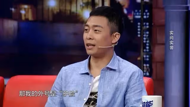 張譯被指私生活混亂!和殷桃在酒店門口擁抱,女方長發如瀑身材好