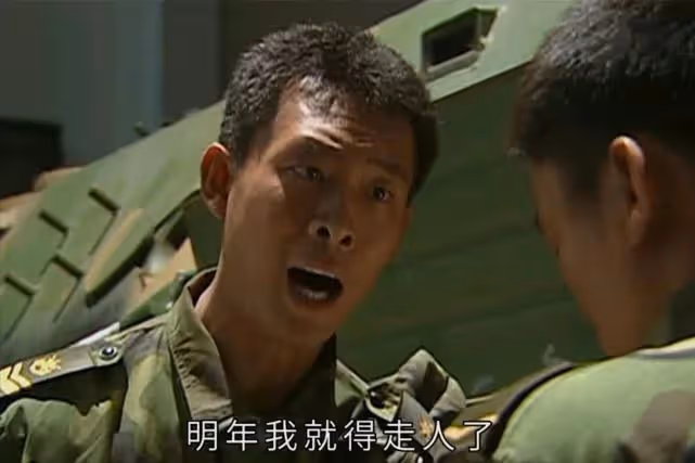 張譯被指私生活混亂!和殷桃在酒店門口擁抱,女方長發如瀑身材好