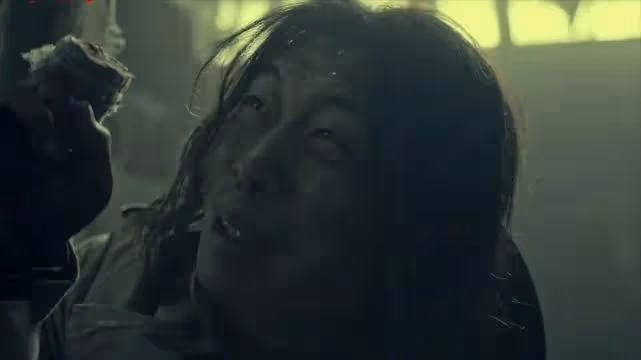 張譯被指私生活混亂!和殷桃在酒店門口擁抱,女方長發如瀑身材好