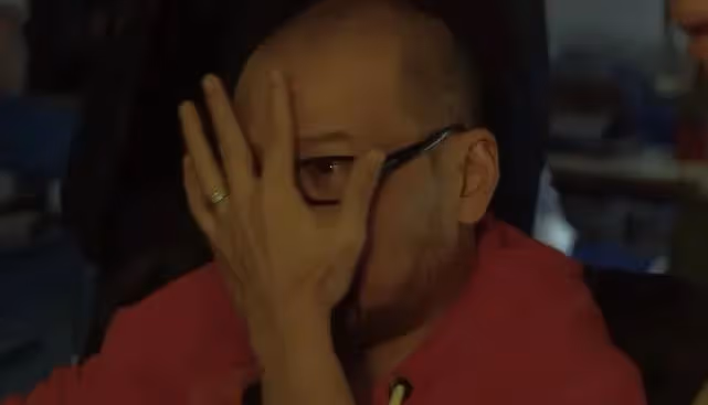 張譯被指私生活混亂!和殷桃在酒店門口擁抱,女方長發如瀑身材好