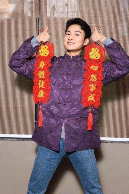 TVB小花因遲到被踢出劇集,心情不受影響出席聚會,被指身材發福