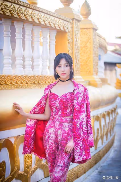 甘婷婷的時尚，把棉被一樣的西裝披身上，讓她演潘金蓮是有原因的