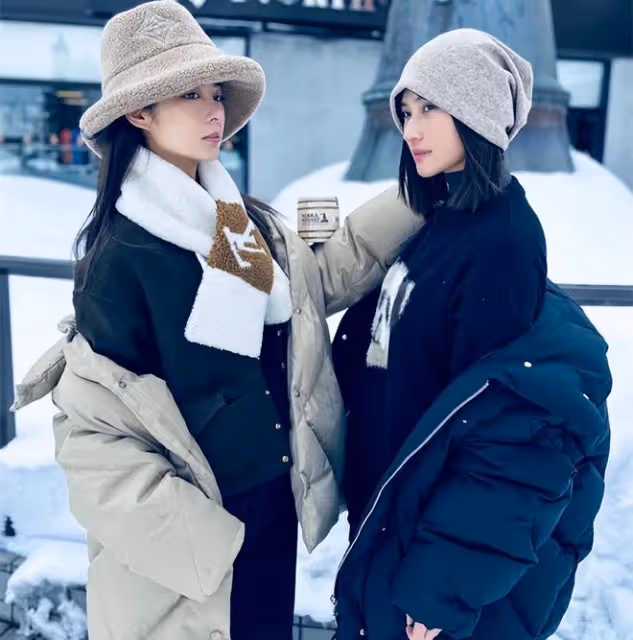 竇驍低調陪何超蓮到日本滑雪,打破分手傳聞,何猷君前女友罕同行