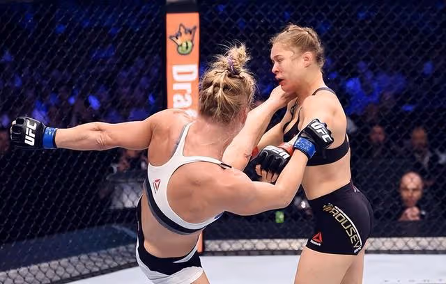 UFC最性感的格鬥女王,14秒降服對手,張偉麗說沒有她不會進入UFC