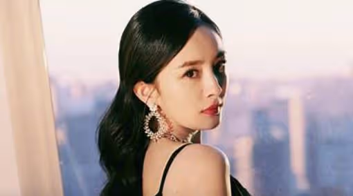 楊冪：一位實力派的影視女演員，憑藉自己努力，贏得了眾多榮譽