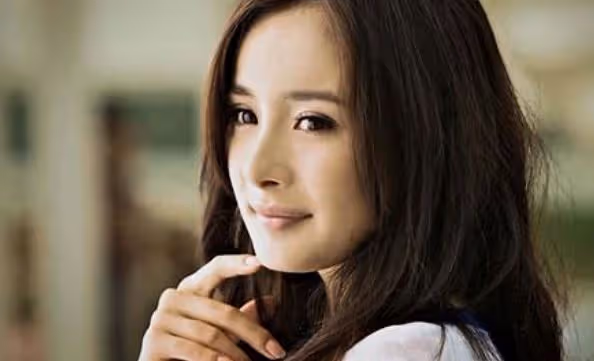 楊冪：一位實力派的影視女演員，憑藉自己努力，贏得了眾多榮譽