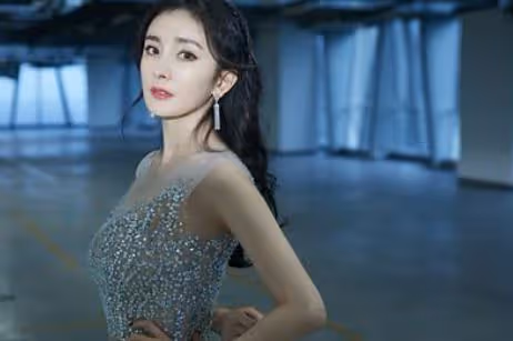 楊冪：一位實力派的影視女演員，憑藉自己努力，贏得了眾多榮譽