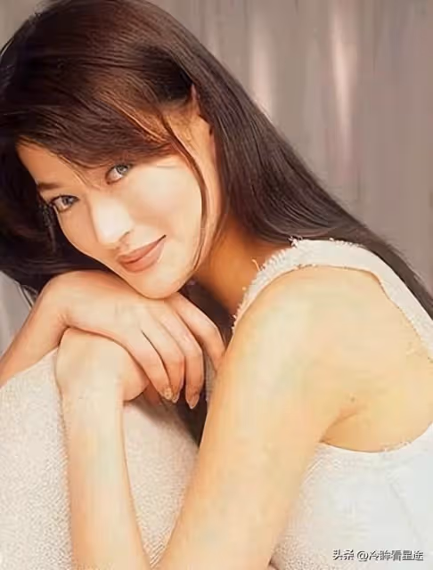 一張床同睡9任女友!銀行設20億泡妞專用金,醜男黃任中奢靡人生