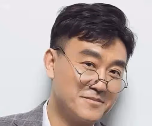 國家一級演員何冰：貝女同學倒追，4年沉寂37歲爆紅，婚後無緋聞