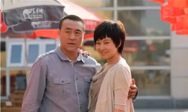 國家一級演員何冰：貝女同學倒追，4年沉寂37歲爆紅，婚後無緋聞