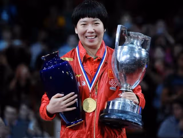 世界冠軍李曉霞:25歲成為乒壇大滿貫得主,退役後結婚生倆娃