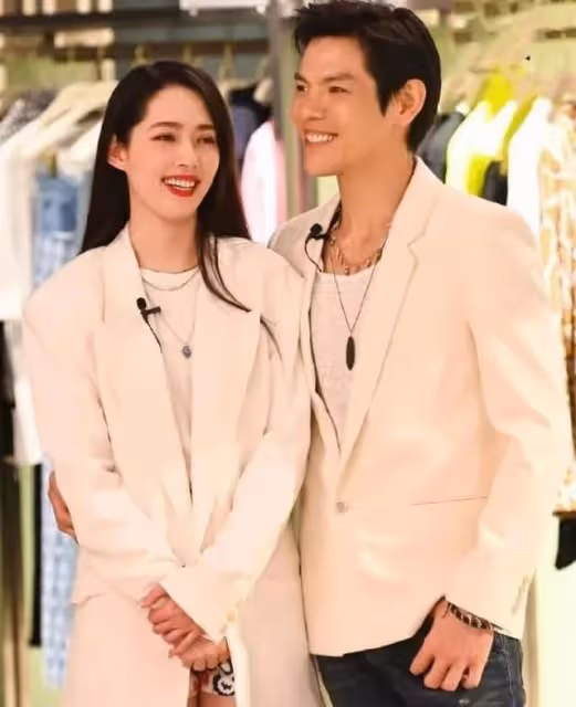 向佐郭碧婷再次合體破離婚傳聞,夫妻恩愛和諧,向太功不可沒