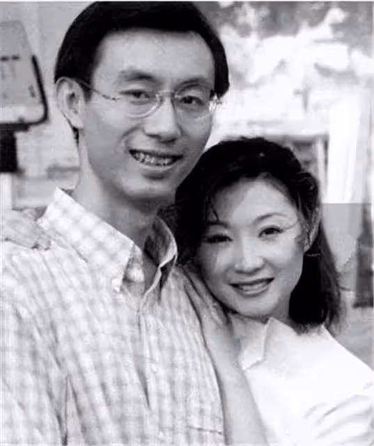 張鐸:守護植物女友10年,與二婚帶娃女主結婚,幸福16年仍未生娃
