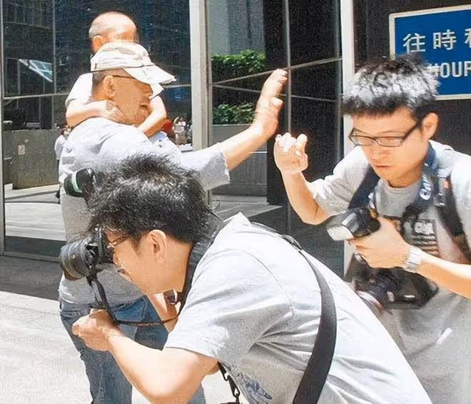 姜文,頒獎不按套路來,「牛逼」兩字已經蓋不住了