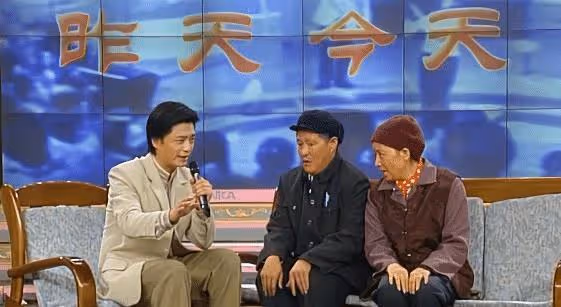 當年黃宏在春晚後台直接親了宋丹丹一口，宋丹丹卻說：我恨死你了
