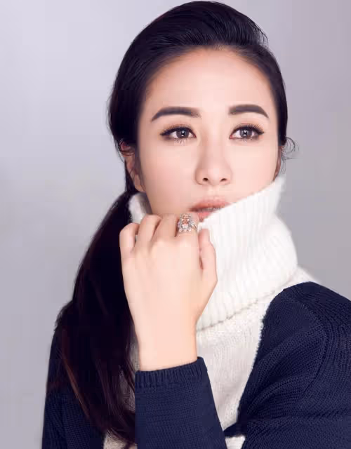 精神狀態引擔心!港女星內地直播挖鼻屎,網友感嘆昔日女神變大媽