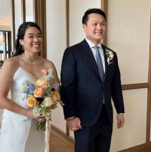 恭喜!香港知名女首富孫兒宣布結婚,妻子腹部凸起疑似懷孕