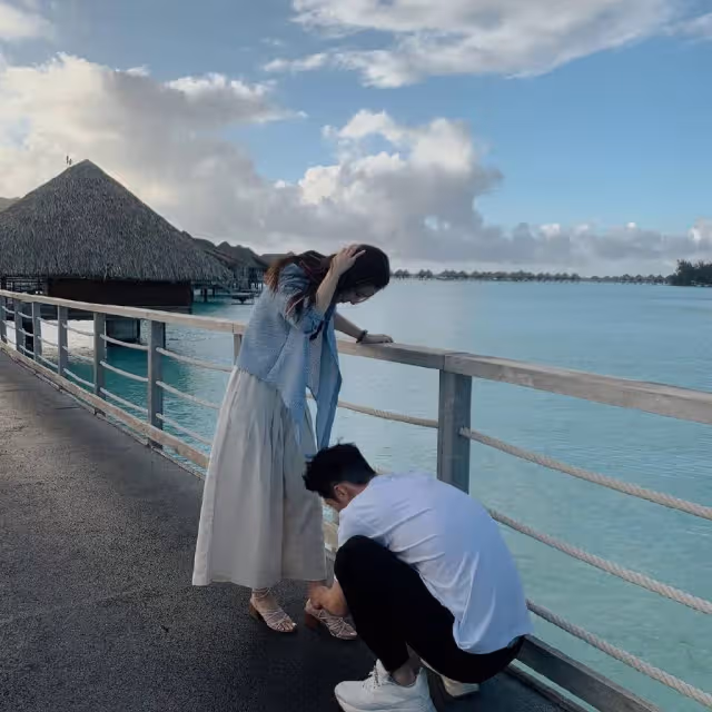 網曝竇驍何超蓮女兒出生,何超蓮曬「一家三口」同框合照疑回應