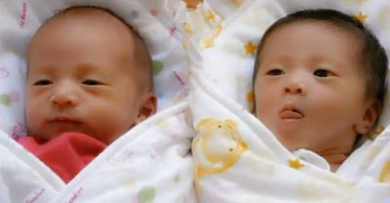 龍鳳胎！婆婆不讓我「給兒子換尿布」 有一天趁婆婆下去買菜，我解開了包著兒子的尿布，馬上就明白！誤解婆婆，從內心感動到哭