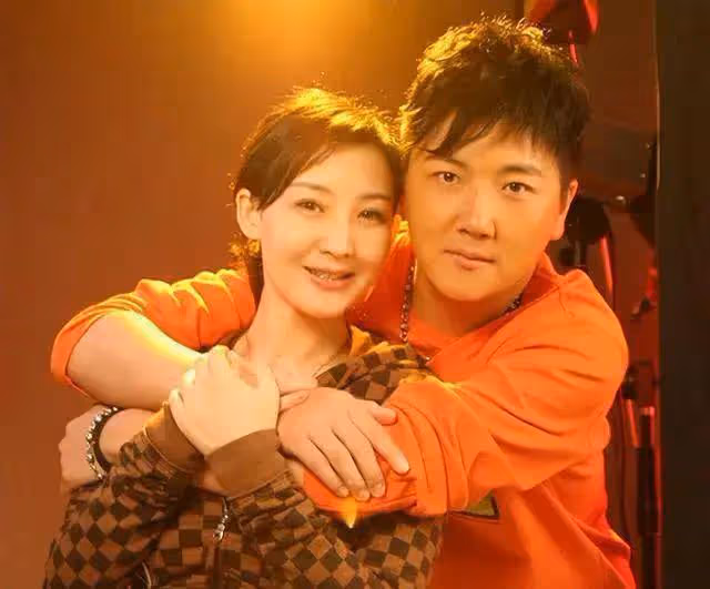 孫楠的兩次奇葩婚禮：一次新郎缺席，一次「如臨大敵」