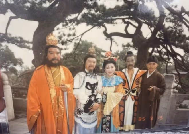 杭州「功夫爺爺」火了，30個娃跟著他跑！曾出演86版《西遊記》