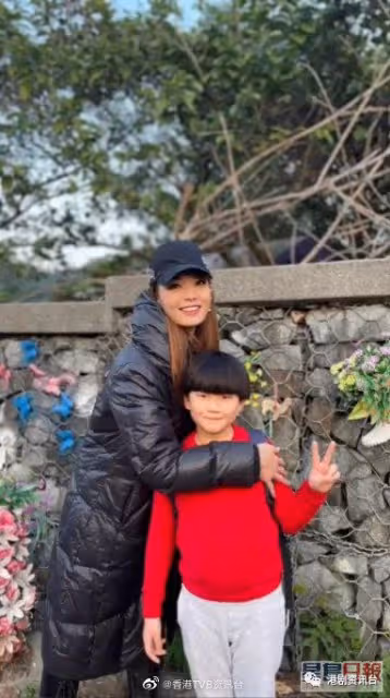 呂慧儀8歲囝囝暴風式成長滲韓星味!盡得父母高大基因遺傳同媽咪餅印樣