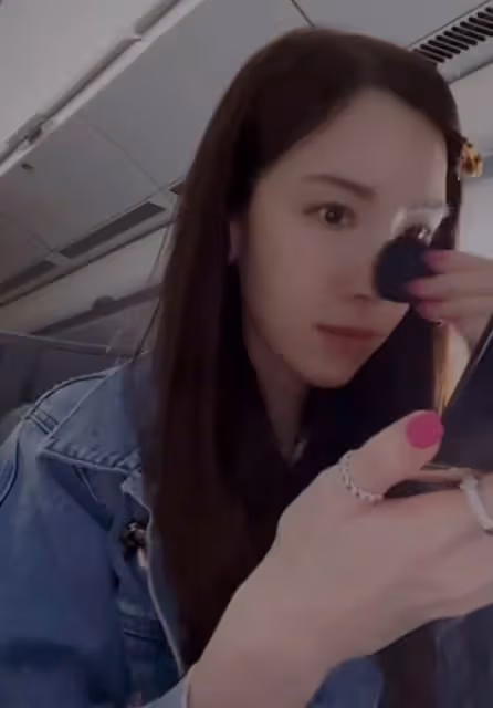 林志穎車禍後首次帶家人出國,比kimi瘦一圈,曾經歷3個艱難時刻