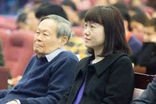 網傳楊振寧讓翁帆在40歲時凍卵替她想好未來,而翁帆也做好準備了