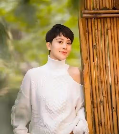 10位女星今昔對比，有人越變越凶，有人越老越溫柔