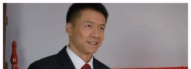 34歲趙麗穎新劇收視王炸，無濾鏡眼袋明顯，中年女演員真實的狀態