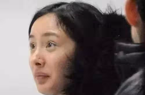 李現素顏籃球照猶如十八，三十歲達到顏值巔峰，打眾多明星
