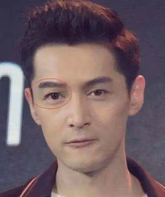 40歲胡歌官宣當爸獲全網點贊,兩點暴露圈外妻子不只美貌那麼簡單
