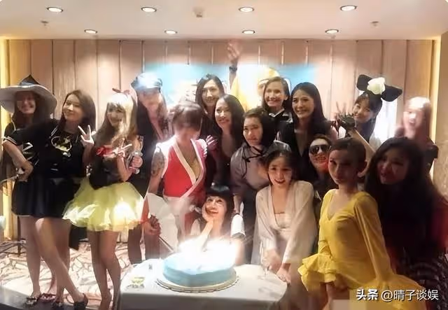 狂飆全員爆火，女主李一桐為何被小配角壓風頭？這張照片成導火索