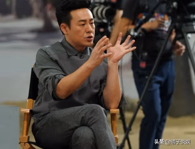 狂飆全員爆火，女主李一桐為何被小配角壓風頭？這張照片成導火索