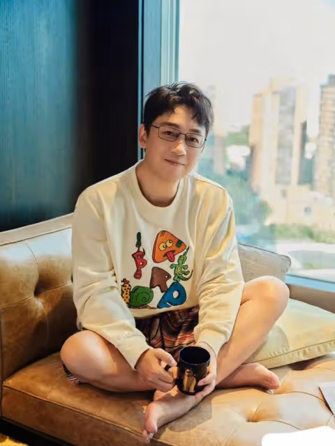董潔潘粵明和解了?兒子生日,二人罕見互動,都夸自己兒子帥