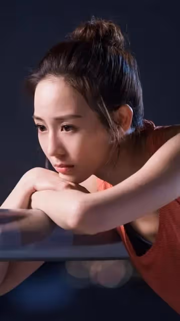李冰冰近況曝光!乾癟老態、瘦到臉垮,病態的「假養生」就是自虐