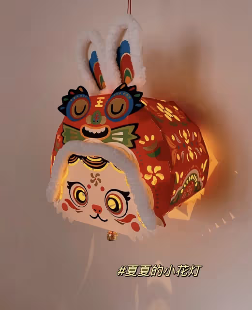 李亞鵬元宵節曬全家福,首次曝光女兒百日照,一家三口幸福洋溢惹人羨