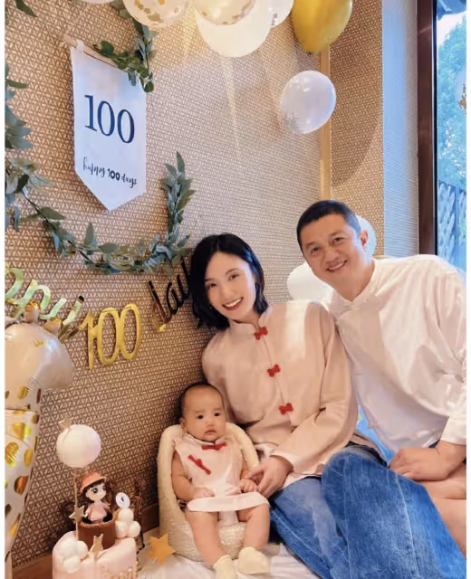 李亞鵬元宵節曬全家福,首次曝光女兒百日照,一家三口幸福洋溢惹人羨