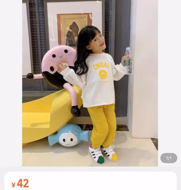 央視主持楊帆為娃慶生!一家10口吃12道菜,8歲女兒似媽引熱議