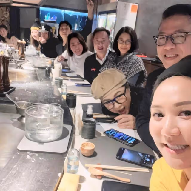 邵美琪為黎瑞恩慶生!50歲壽星發福變化大,豪門夢碎後單身多年