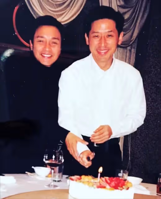 張國榮生前摯愛唐鶴德慶64歲生日,曬二人合照,喊他哥哥傳遞思念