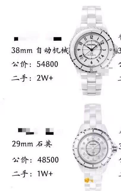 曝張智霖陪一群富婆登台唱歌,被對方摟腰拉入懷中,笑容顯尷尬